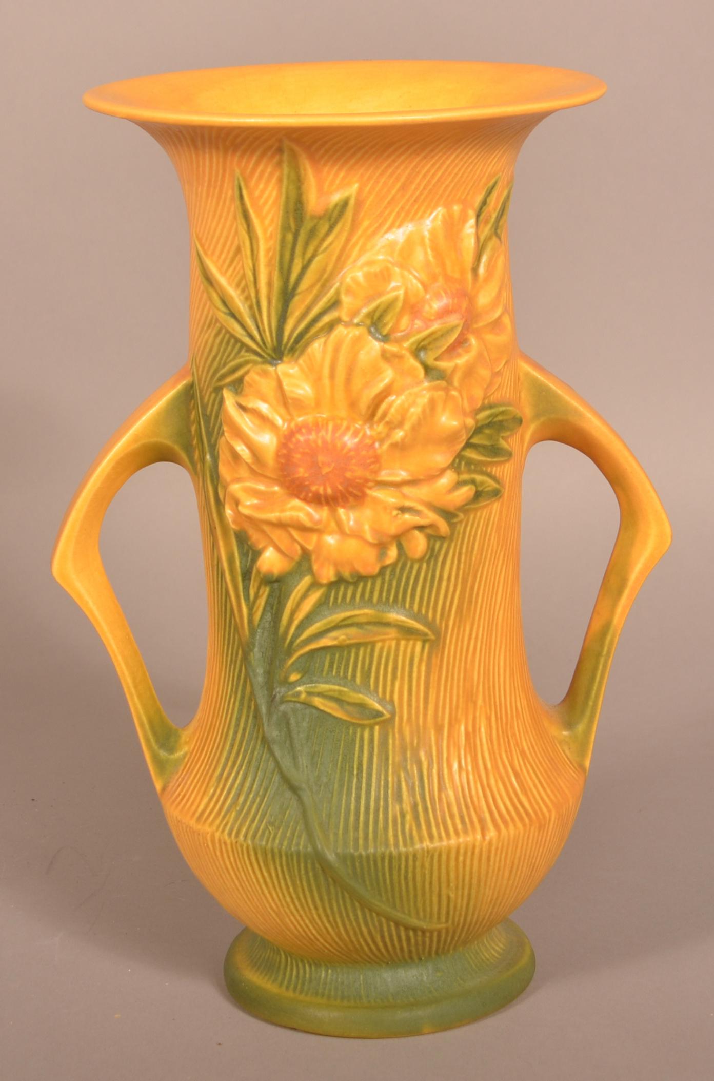 Roseville Art Pottery "Peony" Vase. (1 of 4)