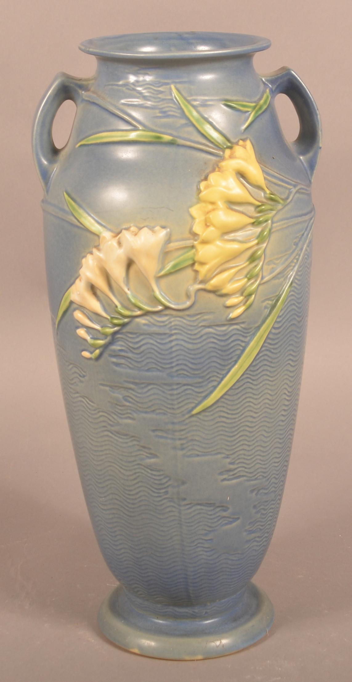 Roseville Art Pottery "Freesia" Large Vase. (0160) on Jan 14, 2023