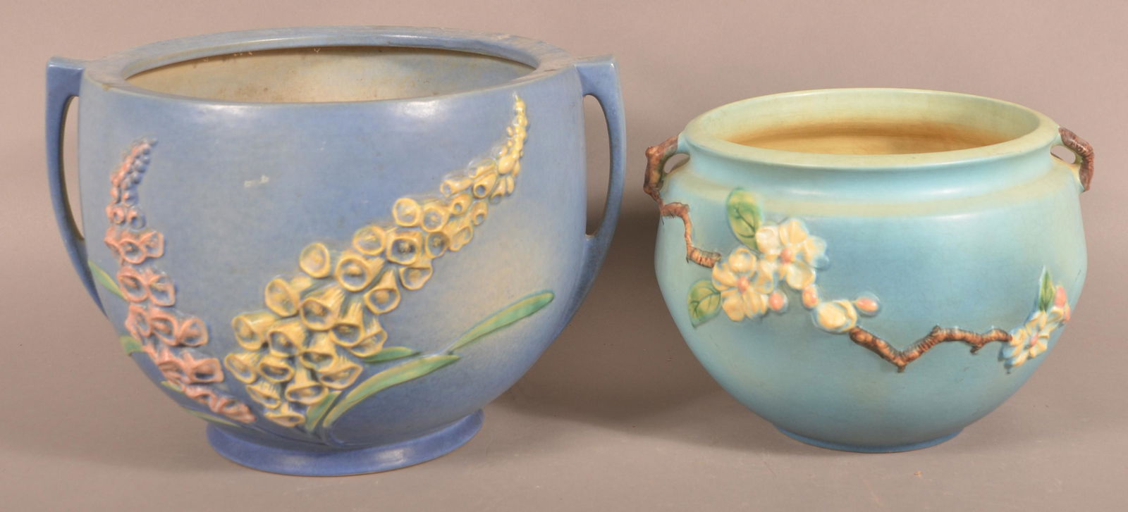 Two Roseville Art Pottery Jardinieres. (1 of 4)