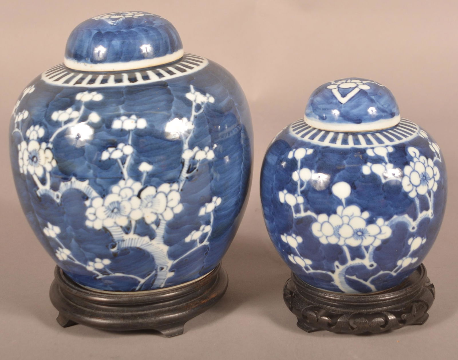 Two Chinese Porcelain Ginger Jars & Covers. (1 of 3)