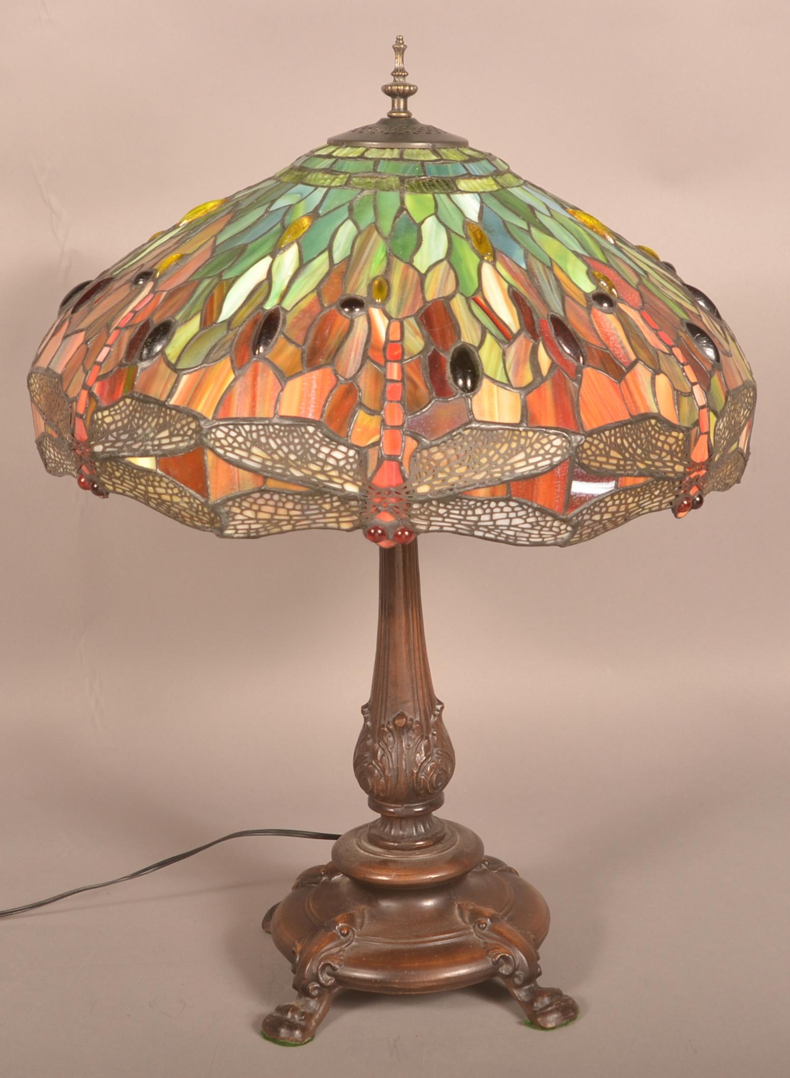 Reproduction Tiffany-Type Dragonfly Table Lamp. (1 of 7)