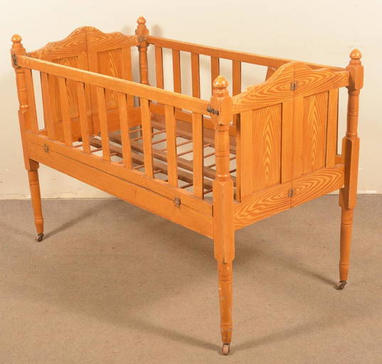 Pennsylvania Sheraton GrainPainted Folding Crib. (0501) on Mar 03