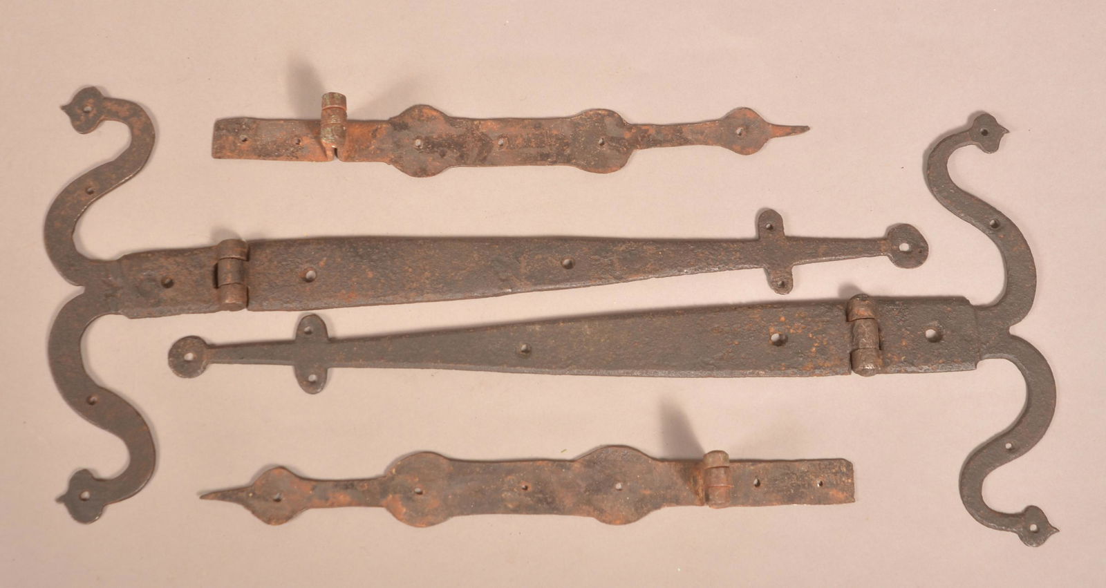 Two Pair of 18th/19th Century Wrought Iron Hinges. (1 of 2)