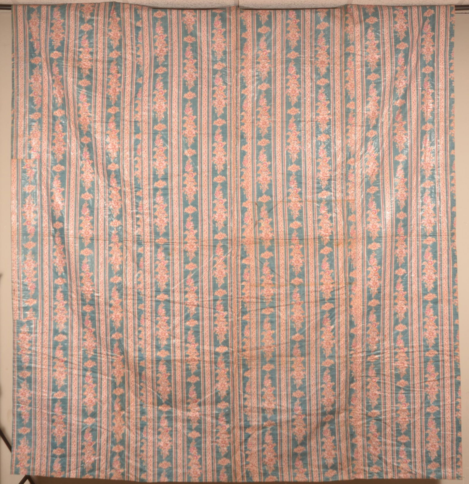 Antique Chintz Printed Floral Pattern Quilt. (1 of 5)