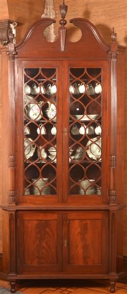 Sheraton Style Single-Part Corner Cupboard. (1 of 3)