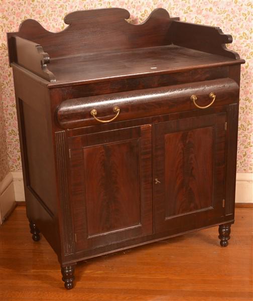 Pennsylvania Sheraton Mahogany Wash Stand. (1 of 3)