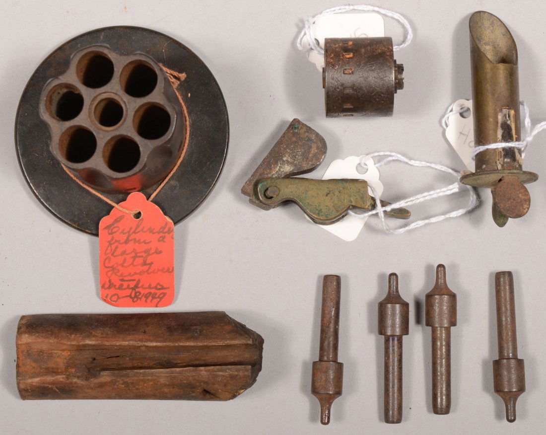 Lot of assorted gun parts.: Lot of assorted gun parts.