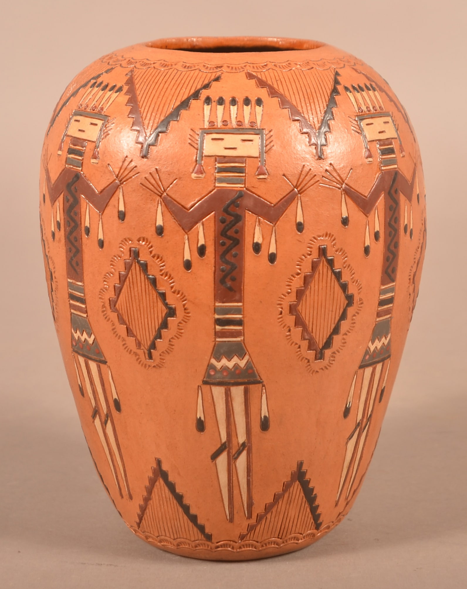 Navajo Pottery Cochina Decorated Vase. (1 of 4)
