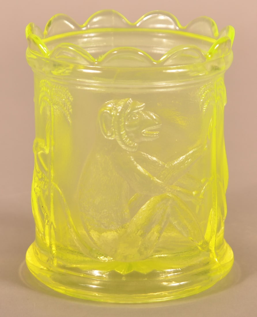 Rare Vaseline Glass Pattern Glass Spooner. (1 of 3)