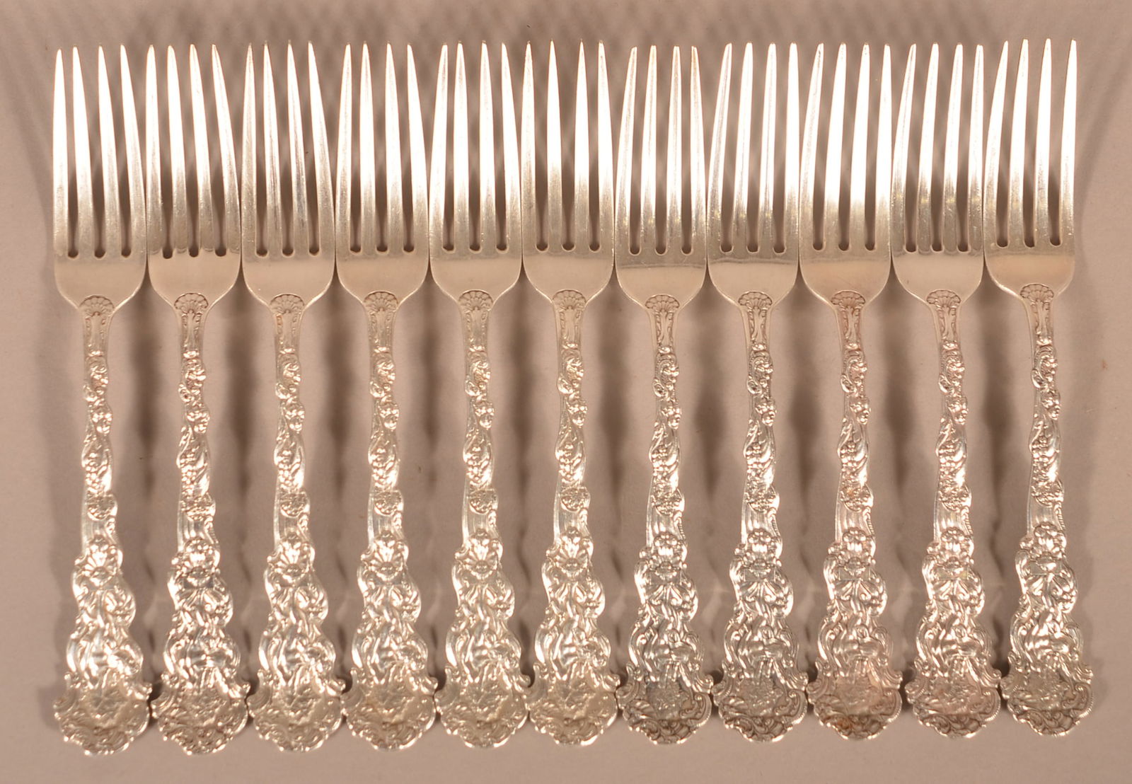 11 Gorham "Versailles" Sterling Silver Dinner Forks. (1 of 6)