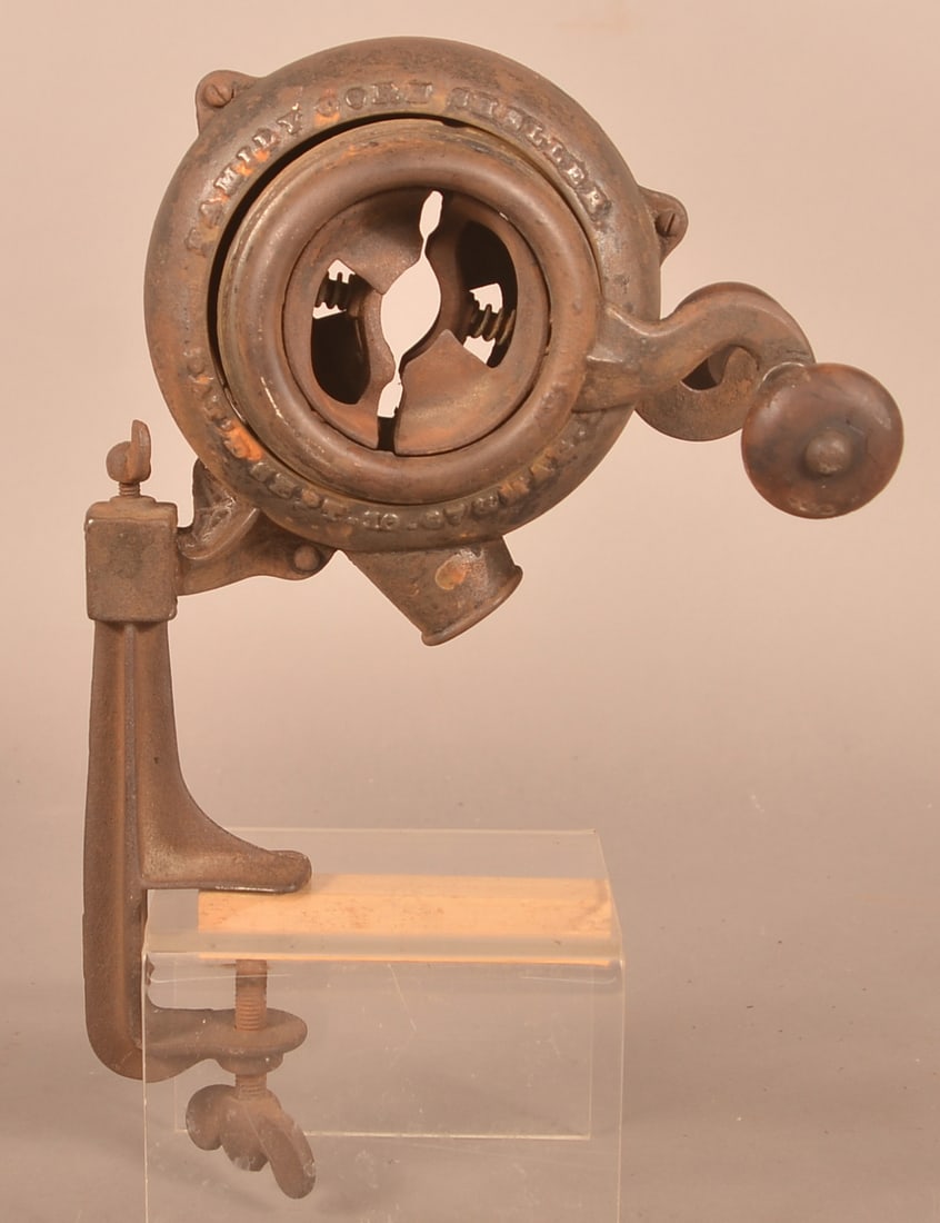 Brady Mfg. Company Mount Joy Cast Iron Corn Sheller. (1 of 5)
