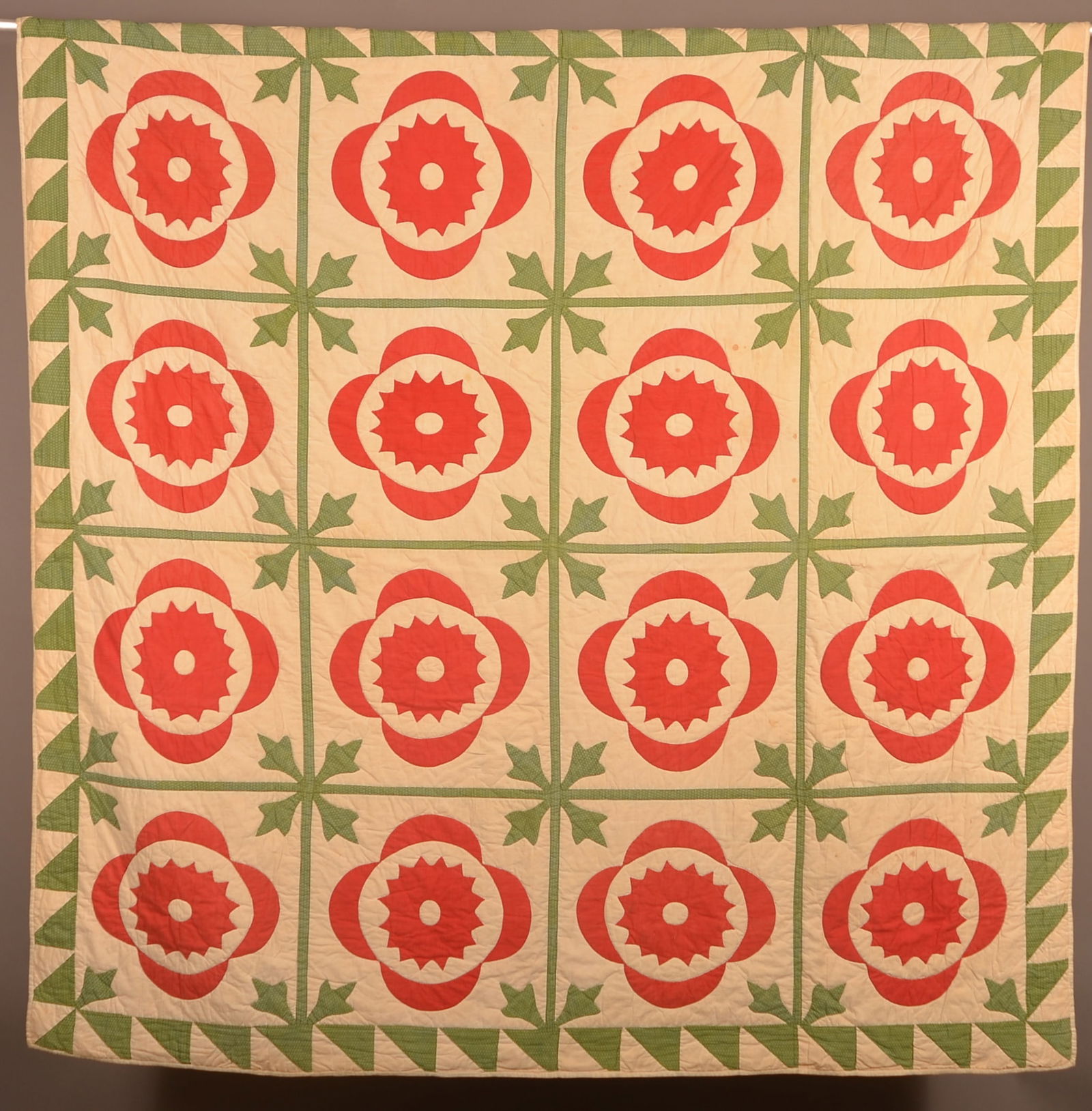 Antique Floral Applique Patchwork Quilt. (1 of 6)