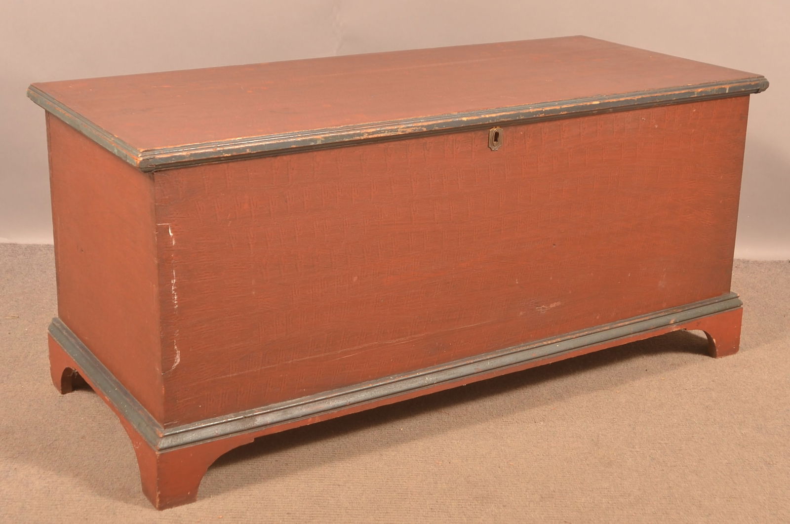 PA Federal Paint-Decorated Softwood Blanket Chest. (1 of 5)