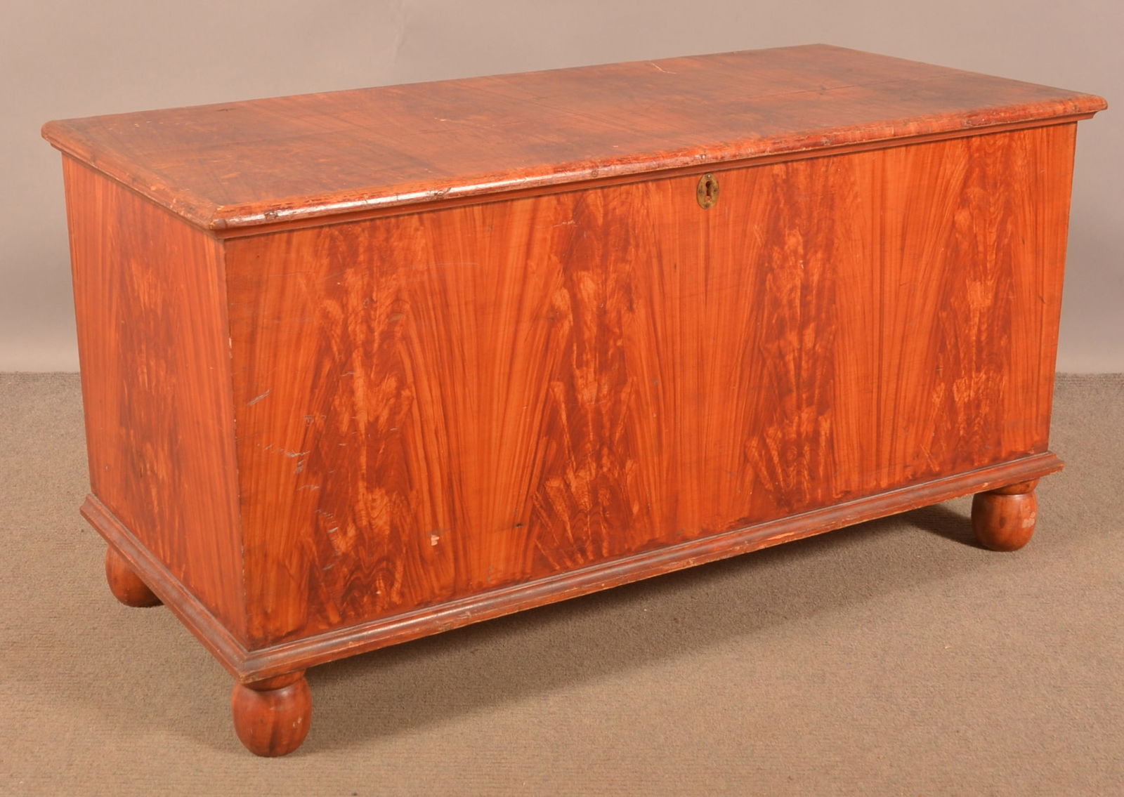 York County, PA Grain-Painted Softwood Blanket Chest. (1 of 5)