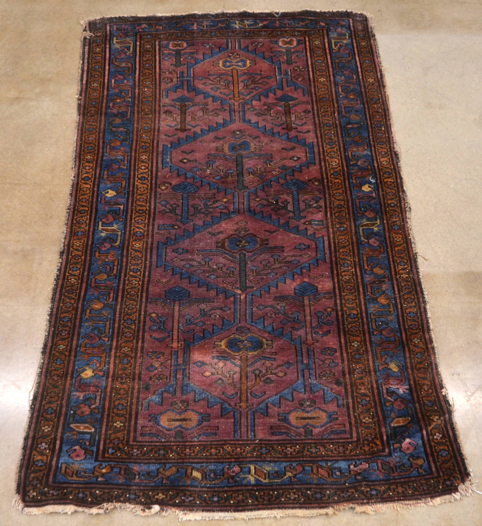 Antique Floral Medallion Pattern Oriental Area Rug. Auction