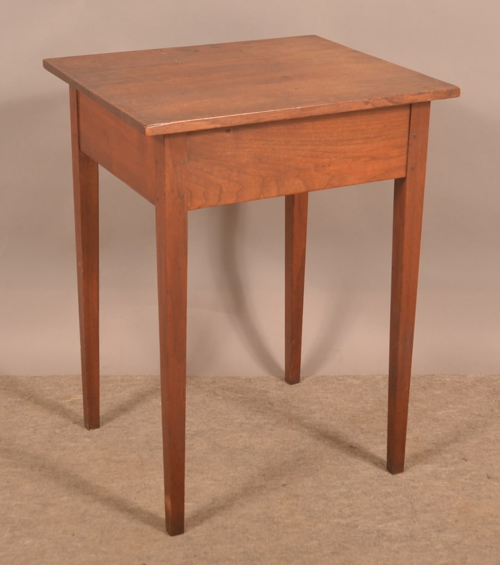 PA Hepplewhite Walnut Work Stand. (1 of 3)