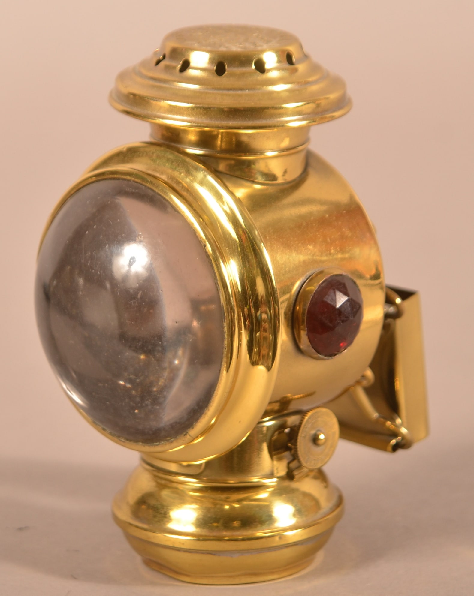 Aladdin Lamp Co. "Aladdin's Lamp" Bicycle Lamp. (1 of 7)