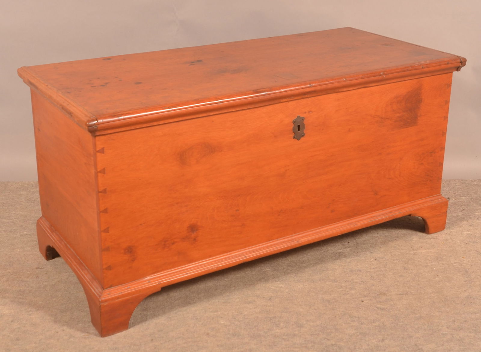 PA Federal Softwood Blanket Chest. (1 of 5)