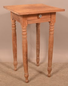 Pennsylvania Sheraton Walnut 1-Drawer Stand.