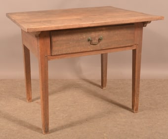 PA Hepplewhite Walnut Pin-Top Tavern Table.