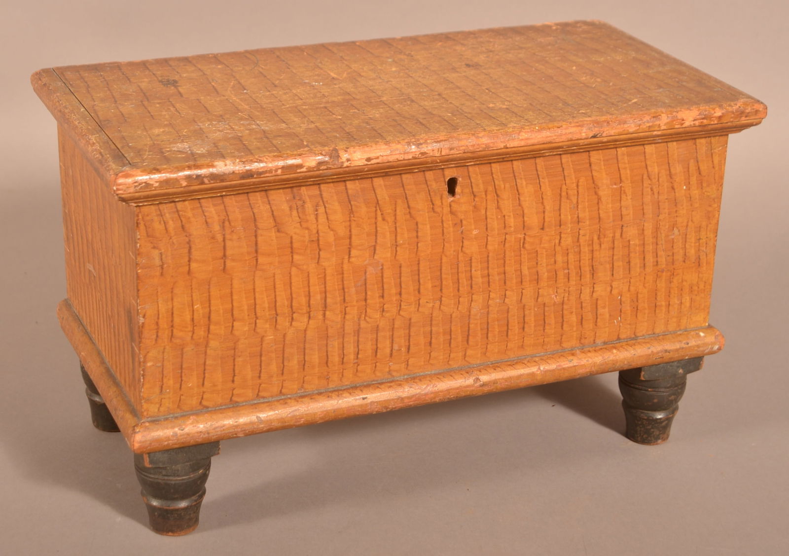 Lancaster Co., PA Miniature Blanket Chest. (1 of 6)