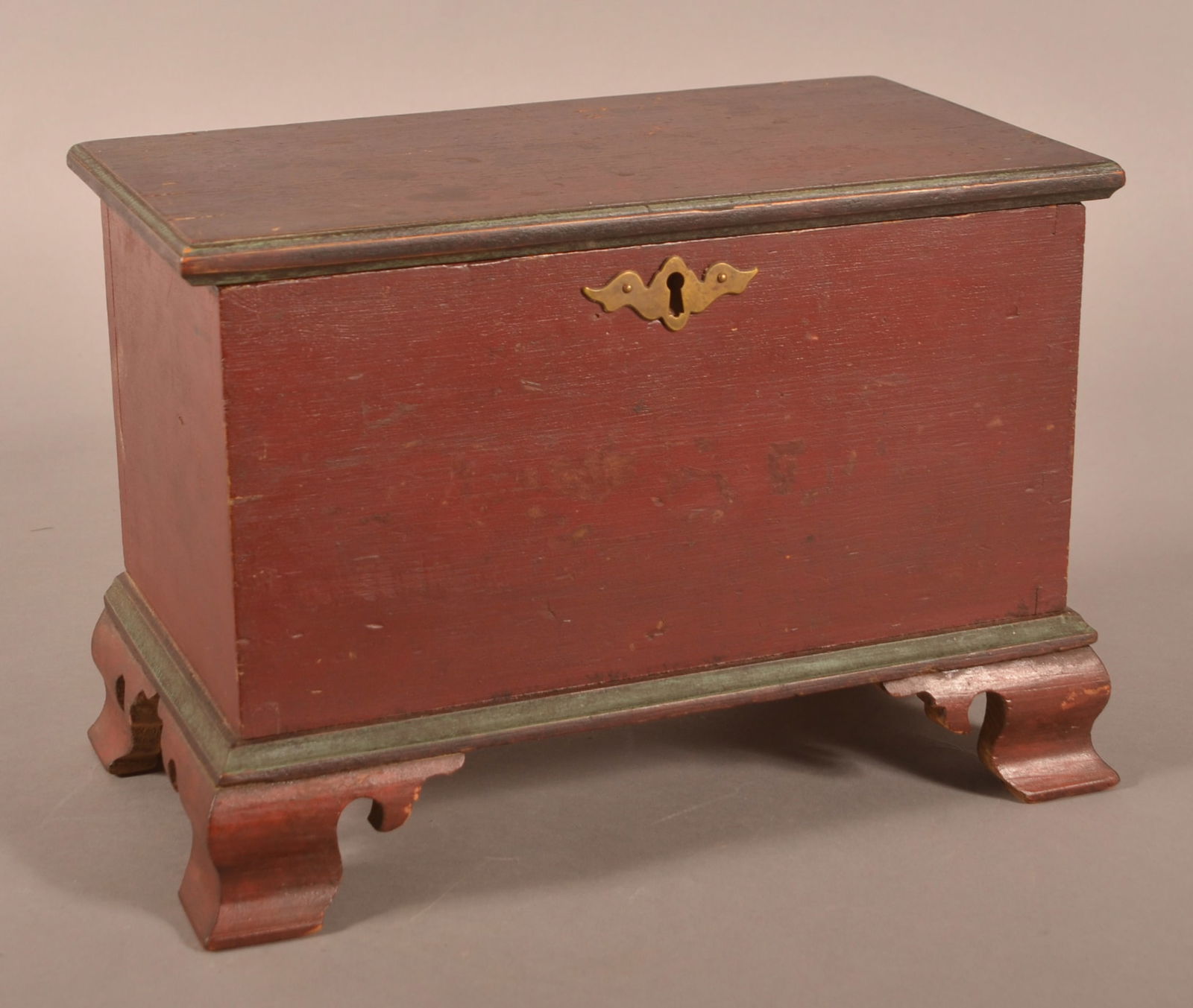 PA Chippendale Painted Miniature Blanket Chest. (1 of 5)