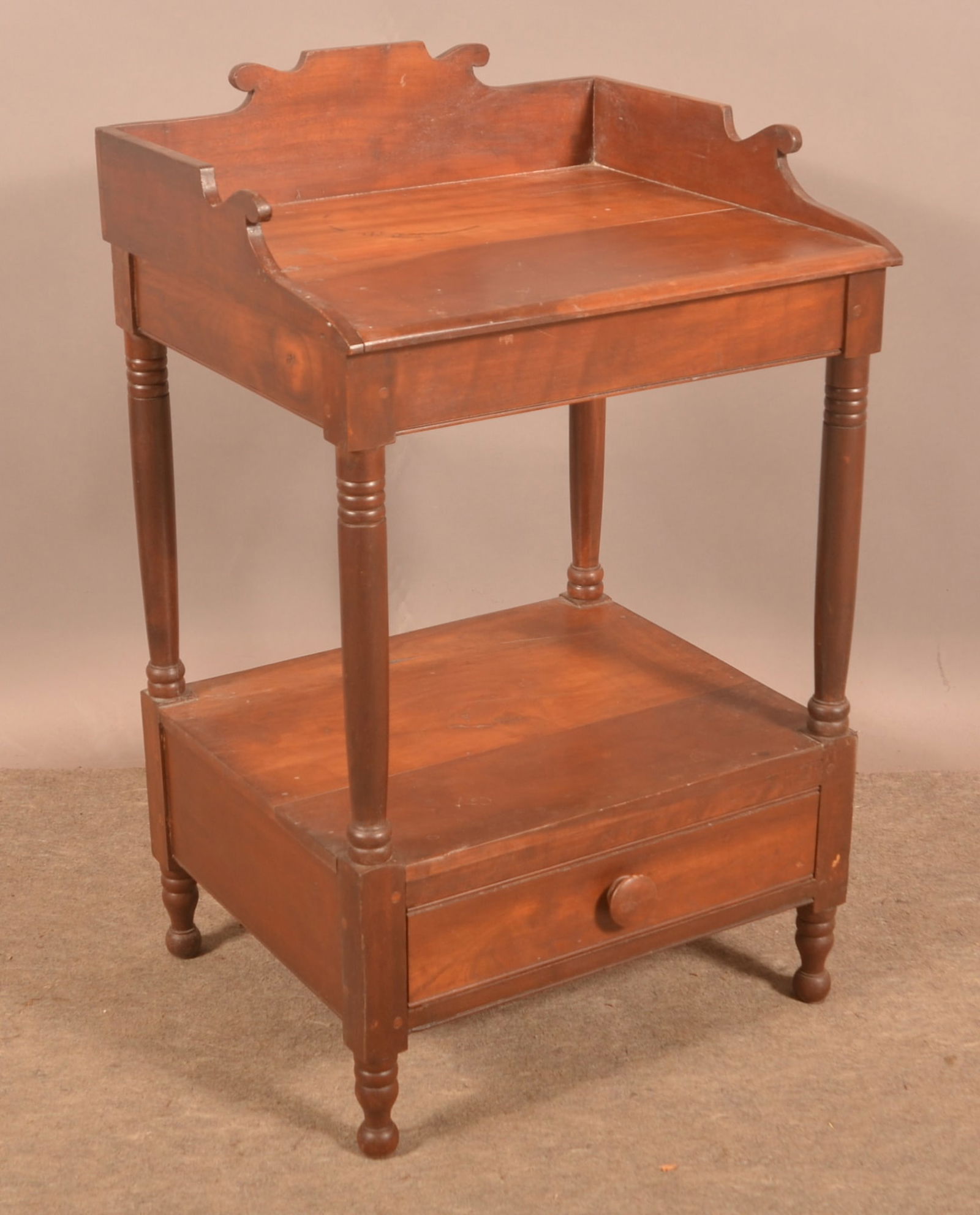 Pennsylvania Sheraton Mahogany Washstand. (1 of 4)