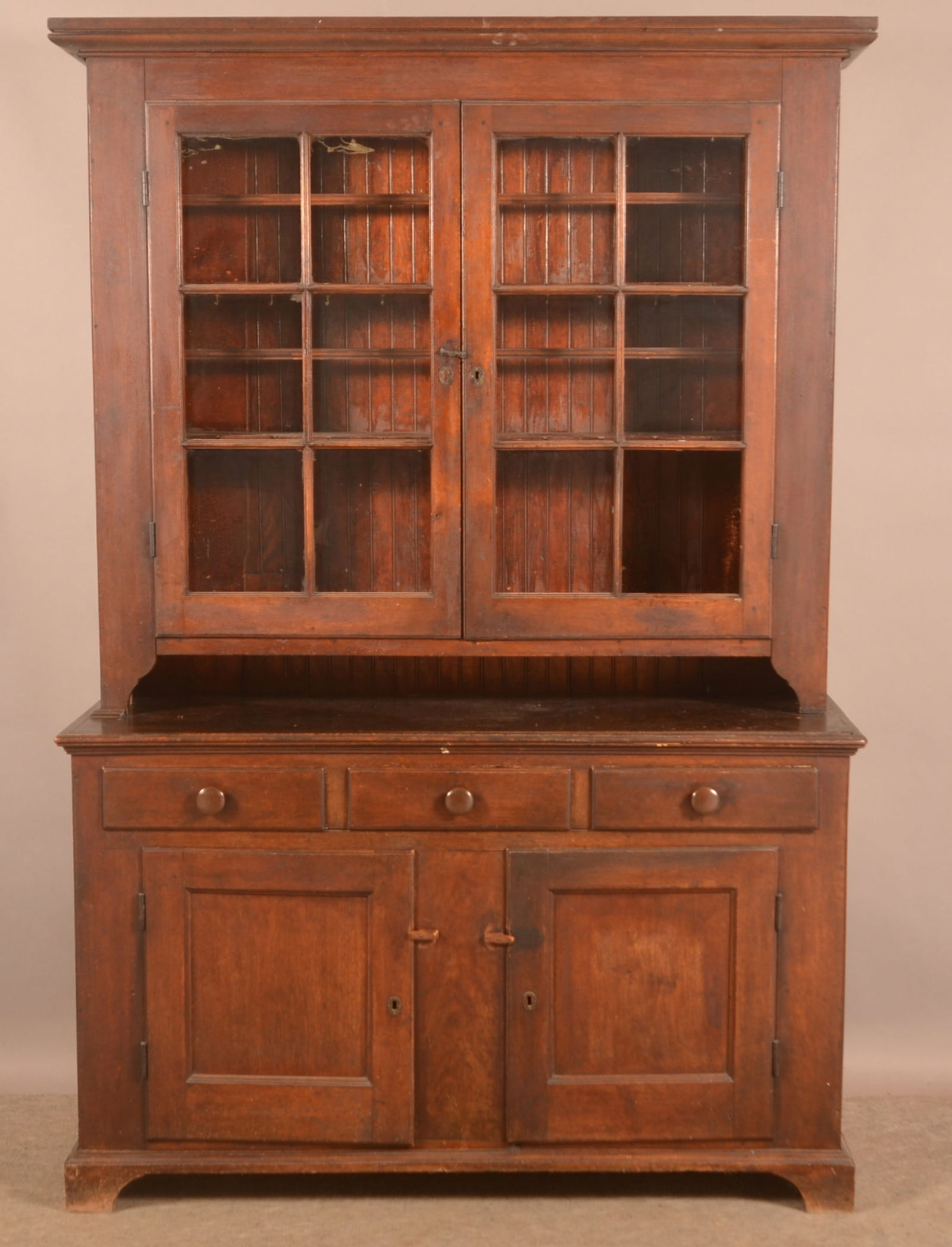 Pennsylvania Federal Walnut 2-Part Dutch Cupboard. (1 of 7)