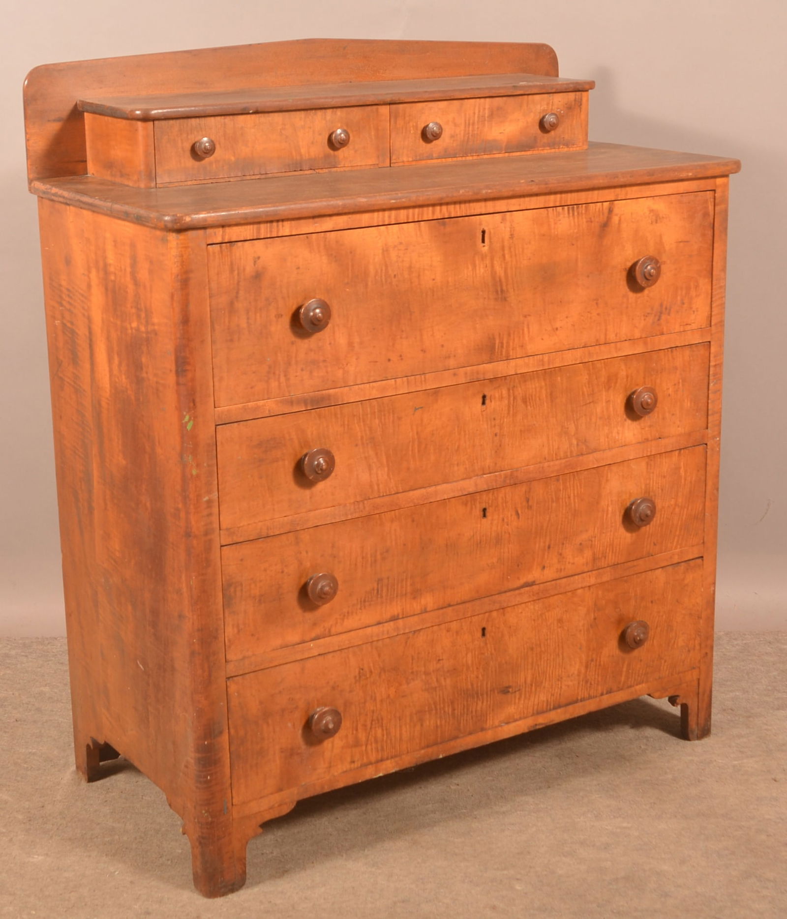 Amer. Late Federal Tiger Maple Chest of Drawers. (1 of 4)