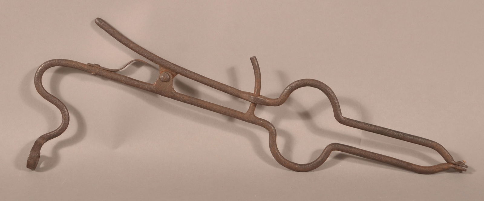 Early 19th Century Wrought Iron Ember Tongs. (1 of 4)
