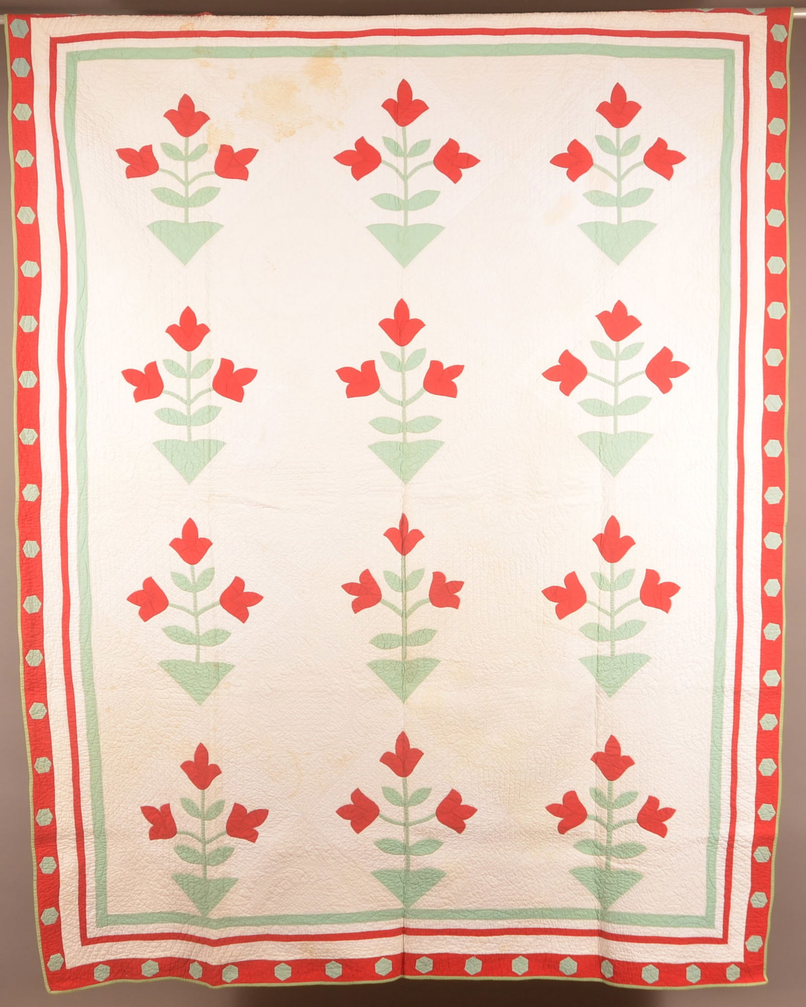 Antique 12-Panel Tulip Pattern Applique Quilt. (1 of 6)
