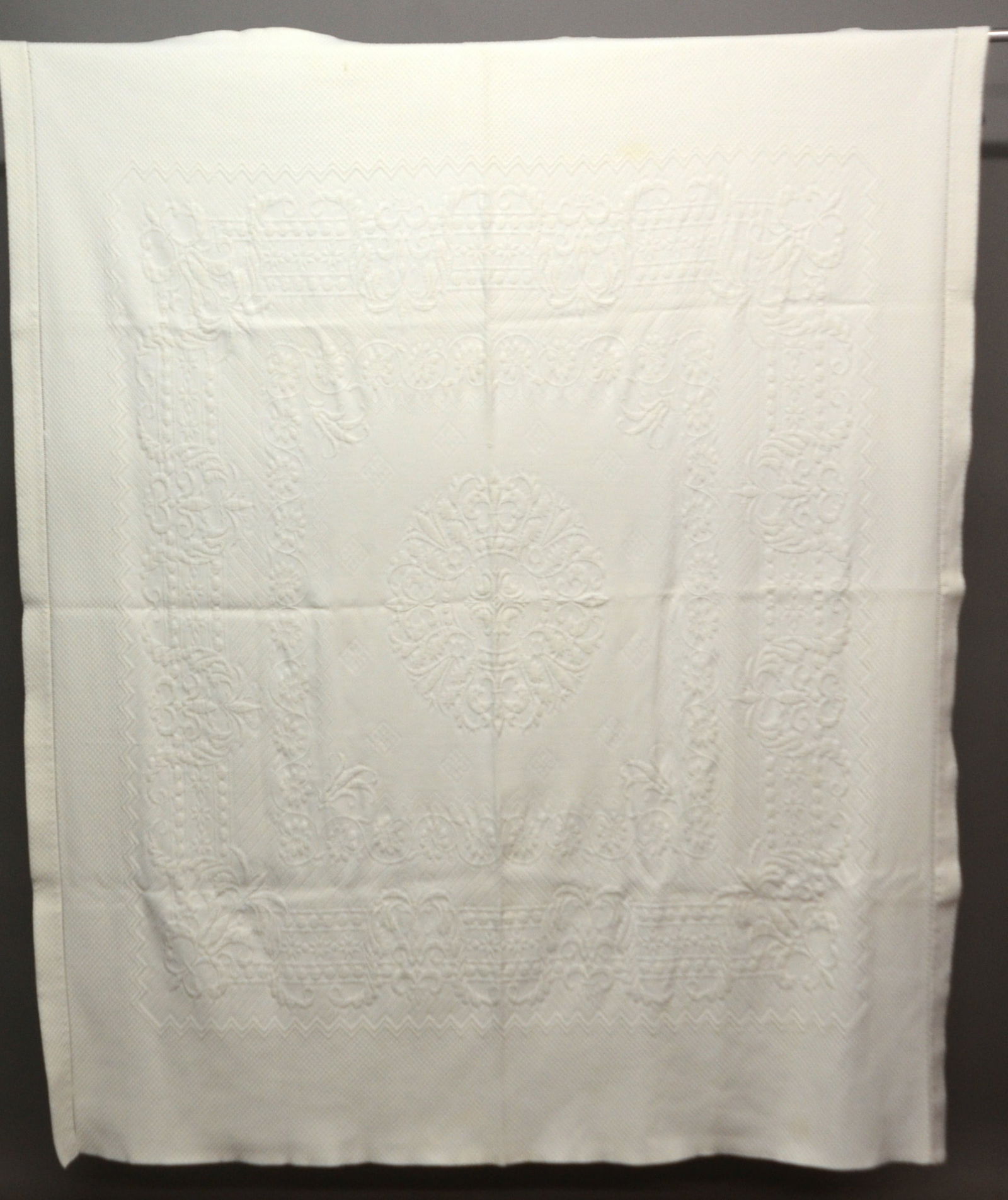 Antique PA White-on-White Needlework Quilt. (1 of 4)