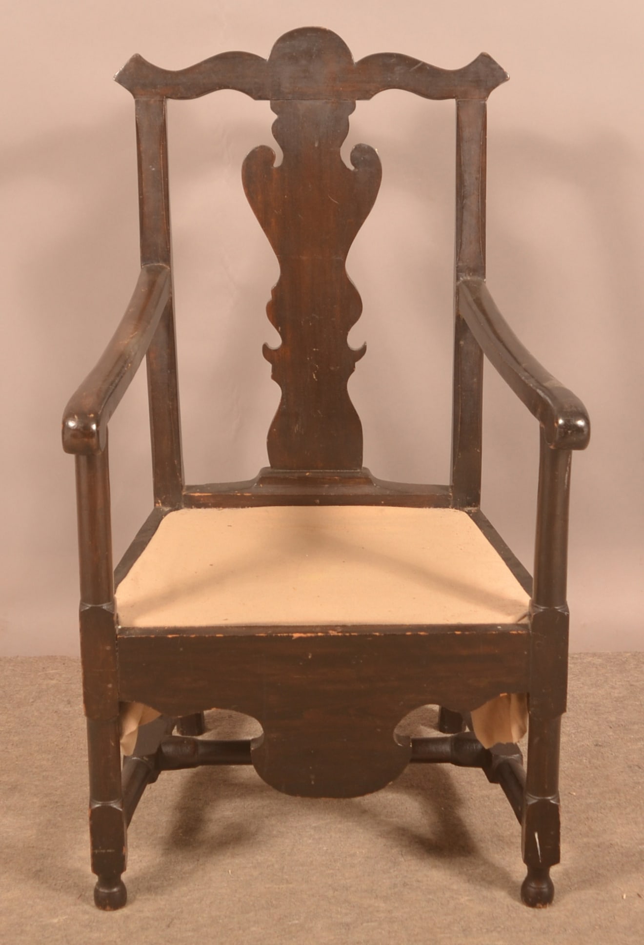 Lancaster County, PA Chippendale Walnut Armchair. (1 of 6)