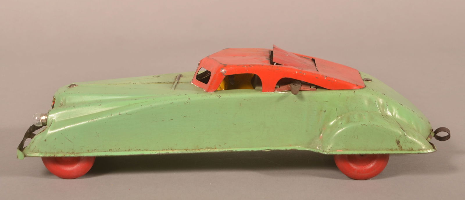 Buffalo Toys Tin Wind-Up Car with Driver. (1 of 5)