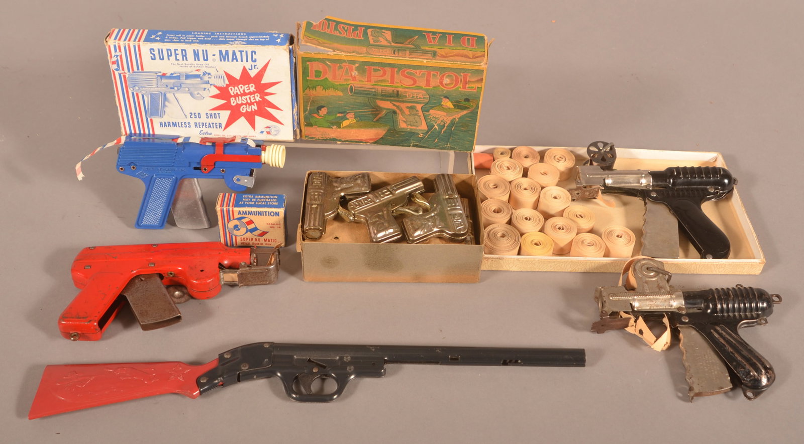 Lot of Vintage Cap Pistols and Cork Guns. (1 of 2)