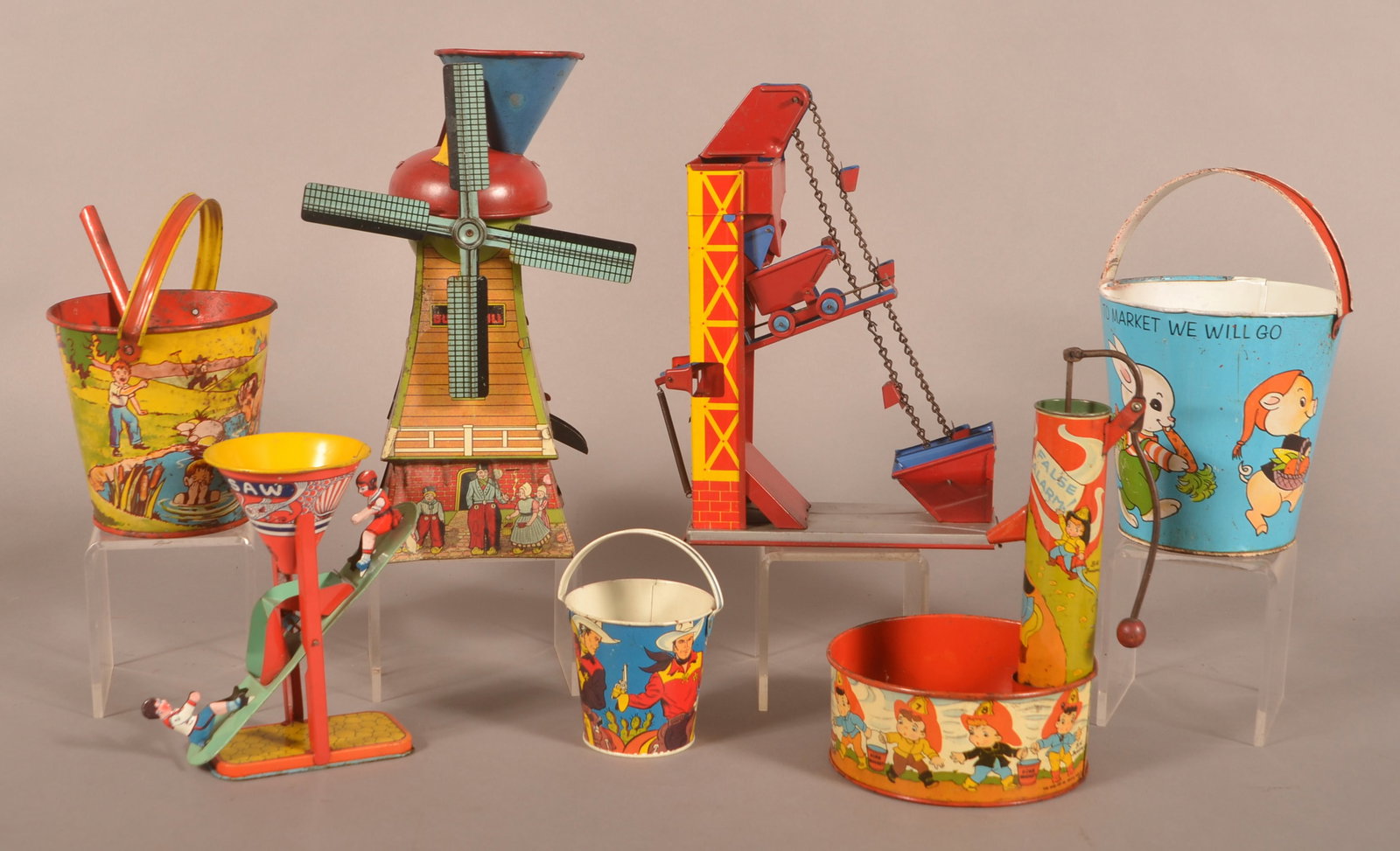 Lot of Vintage Tin Litho Sand Toys. (1 of 4)