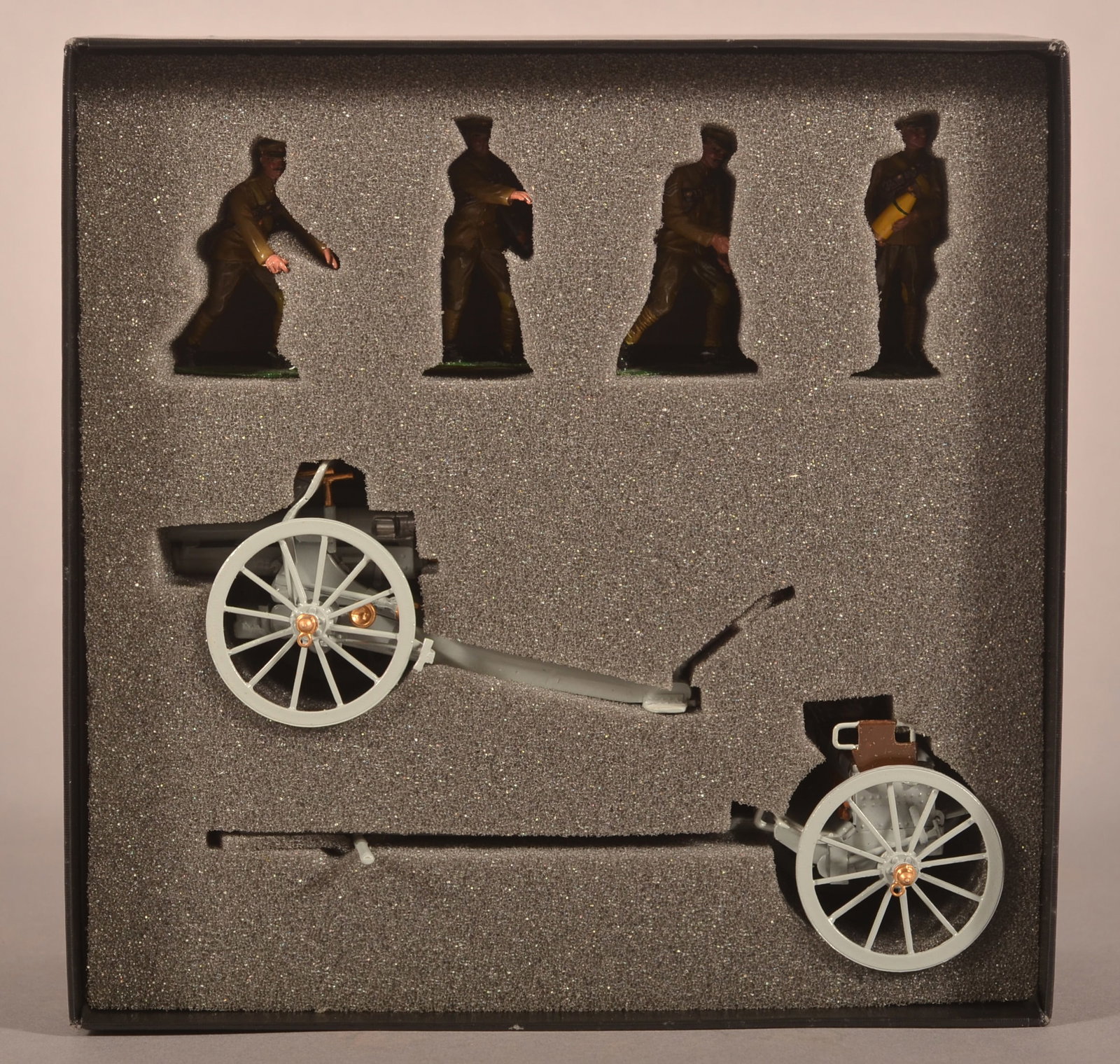 Britain Premier Series Charles Biggs Soldier Set: Set No. 8912 "4-5 Howitzer with limber and 4-man Khaki Detachment" painted lead soldiers.