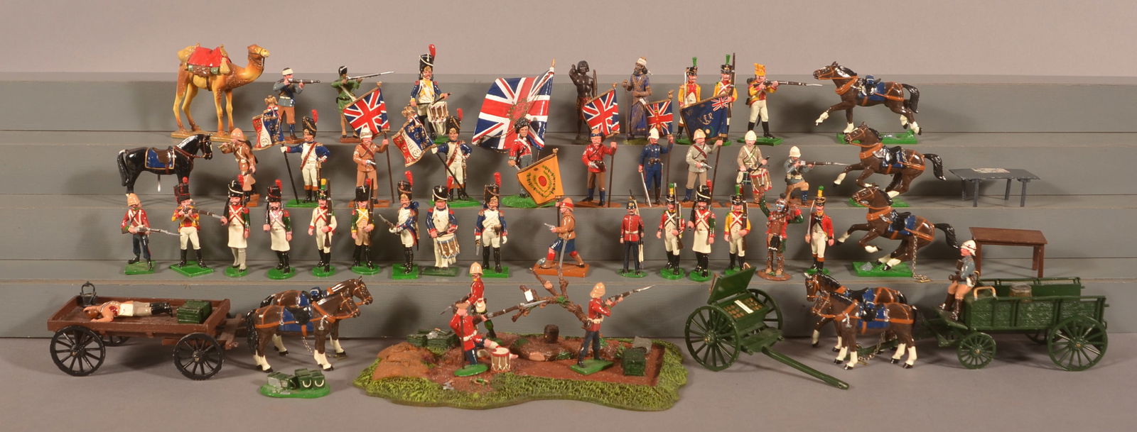 Tray of Assorted Painted Lead Miniature Soldiers: No boxes, various makers and sets represented. Some damage to bayonets and ends of rifles.