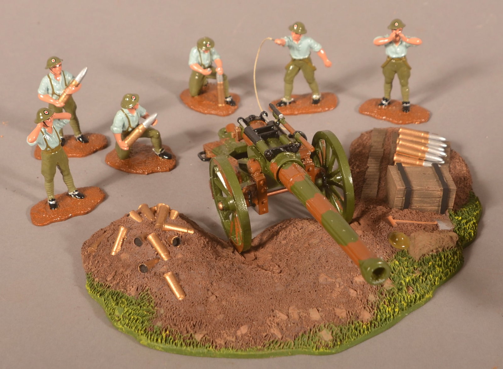 Trophy Miniatures WW1 "Somme Bombardment 1916": Set number EQ67, good condition with original box.
