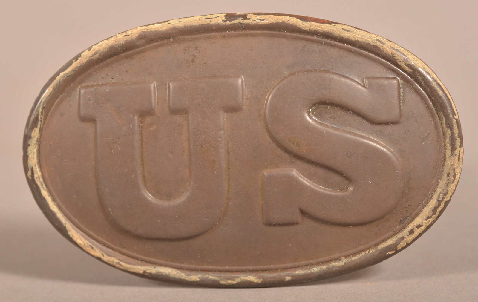 W.H. Smith US Regulation Pattern 1839 Box Plate: Visible makers mark on the lead filled back, wire attachment rings have a polyurethane coating, aged, faded patina on the rolled brass face, overall fair condition.