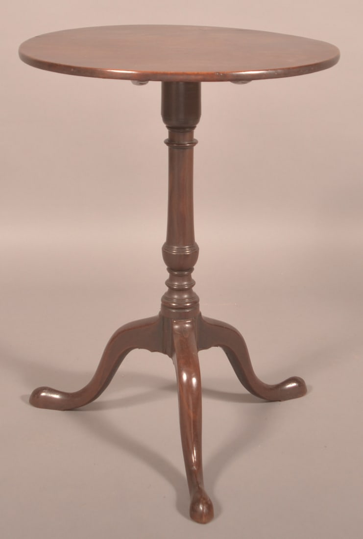 PA Queen Anne Mahogany Tilt-Top Candle Stand. (1 of 4)