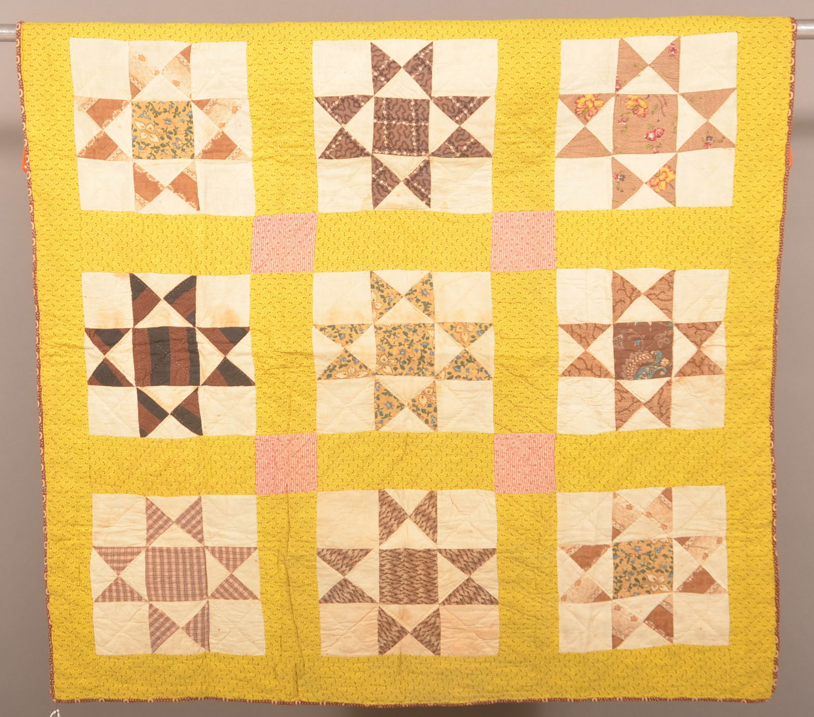 PA 8-Point Star Pattern Patchwork Crib Quilt. (1 of 5)