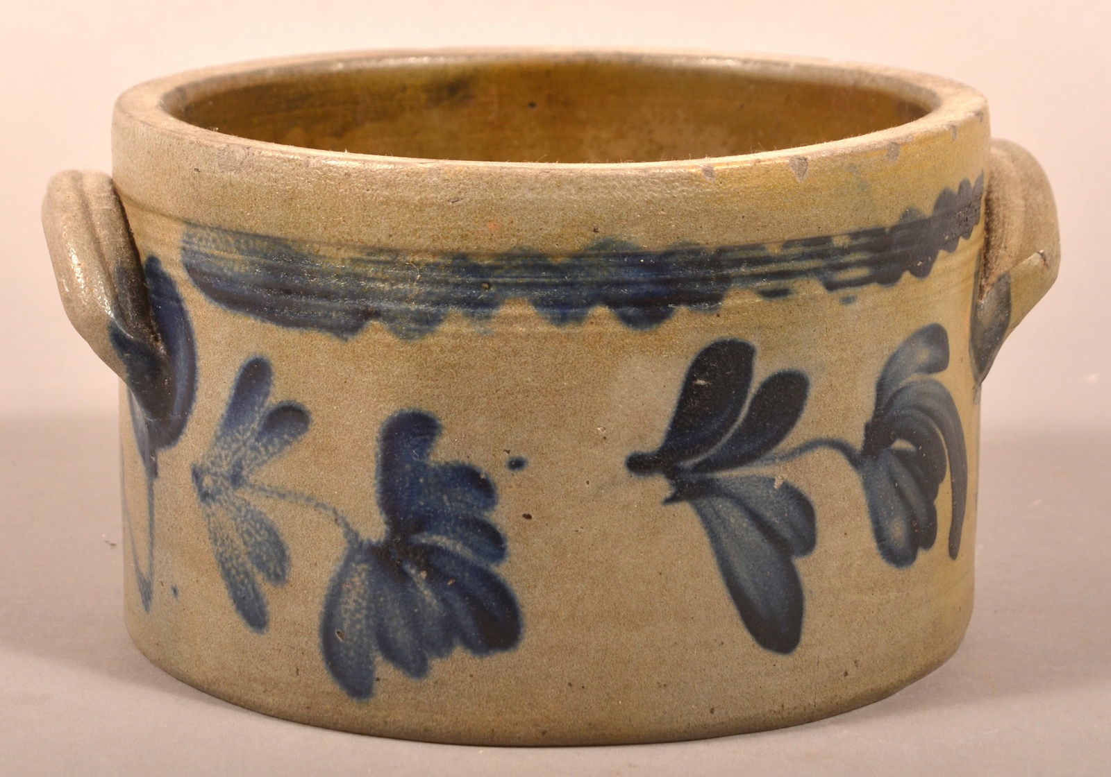 Unsigned 1-Gal. Stoneware Cake Crock. (1 of 4)