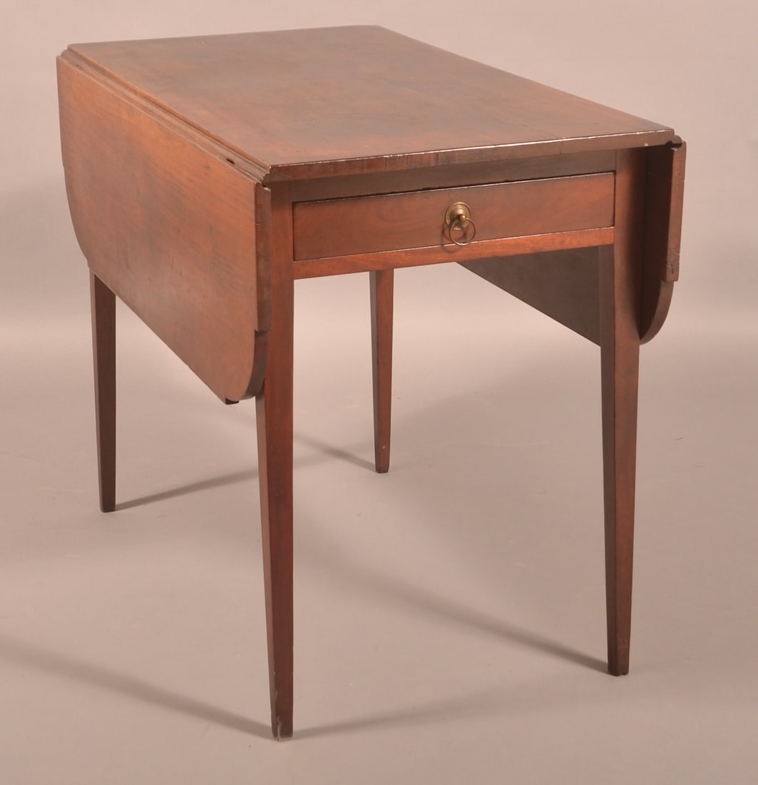 Pennsylvania Hepplewhite Mahogany Pembroke Table. (1 of 5)