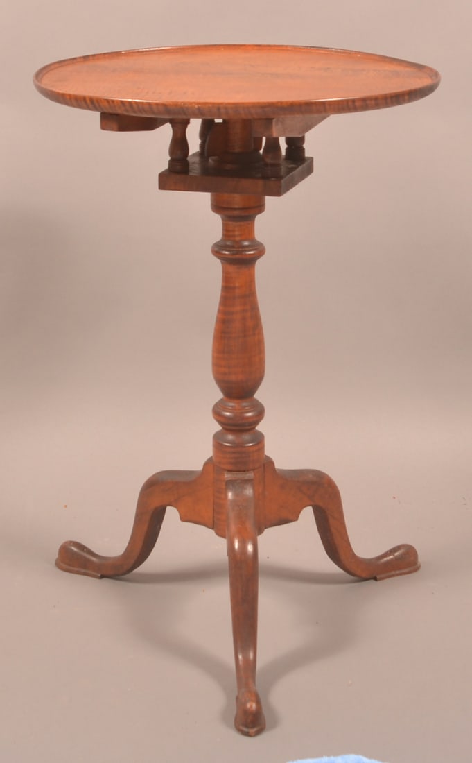 PA Queen Anne Tiger Maple Tilt-Top Candle Stand. (1 of 5)