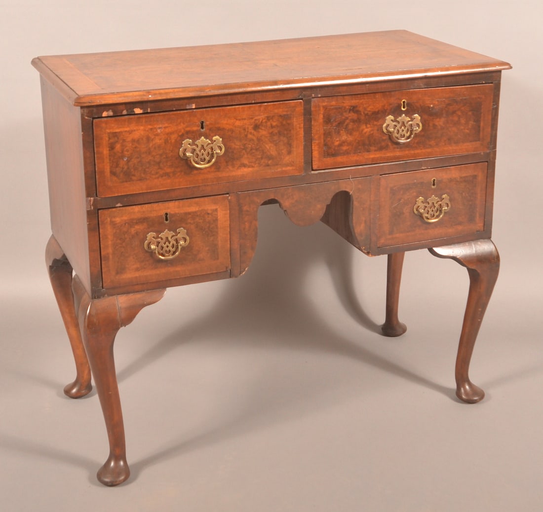 English Queen Anne Burlwood Dressing Table. (1 of 5)