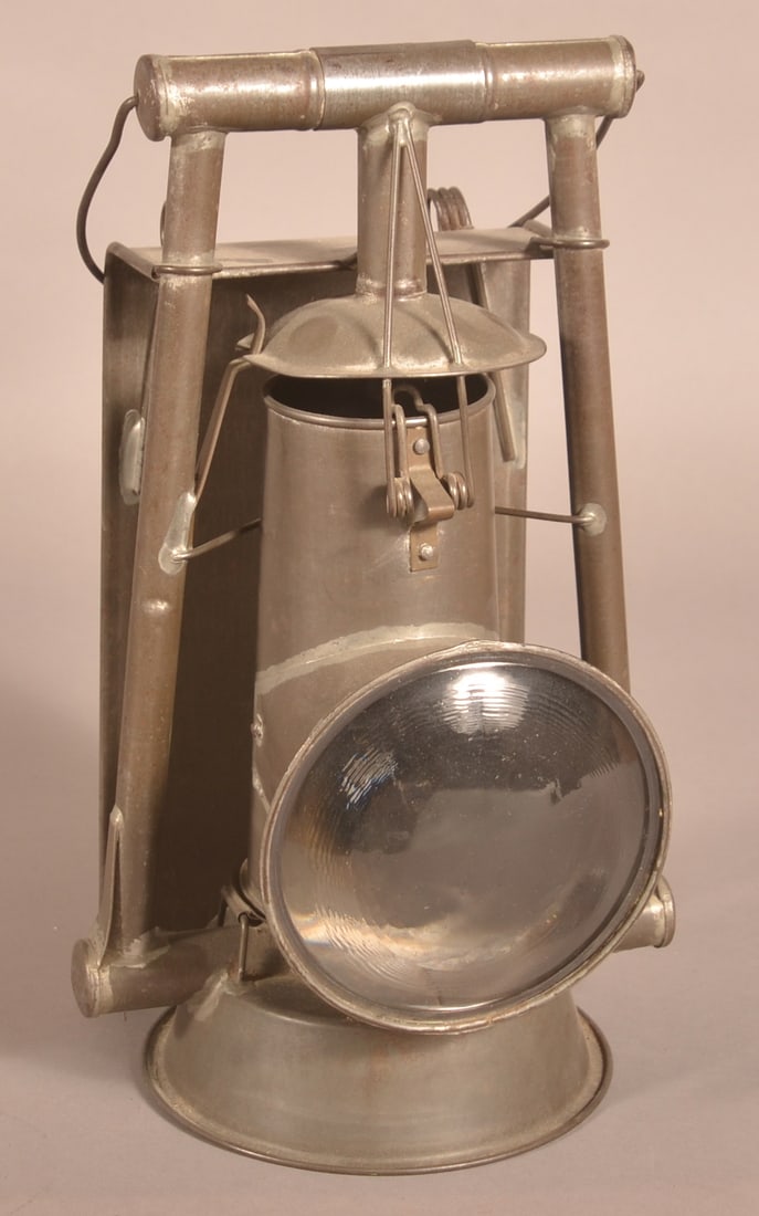 Antique Tin Dash Bullseye Lantern. (1 of 3)