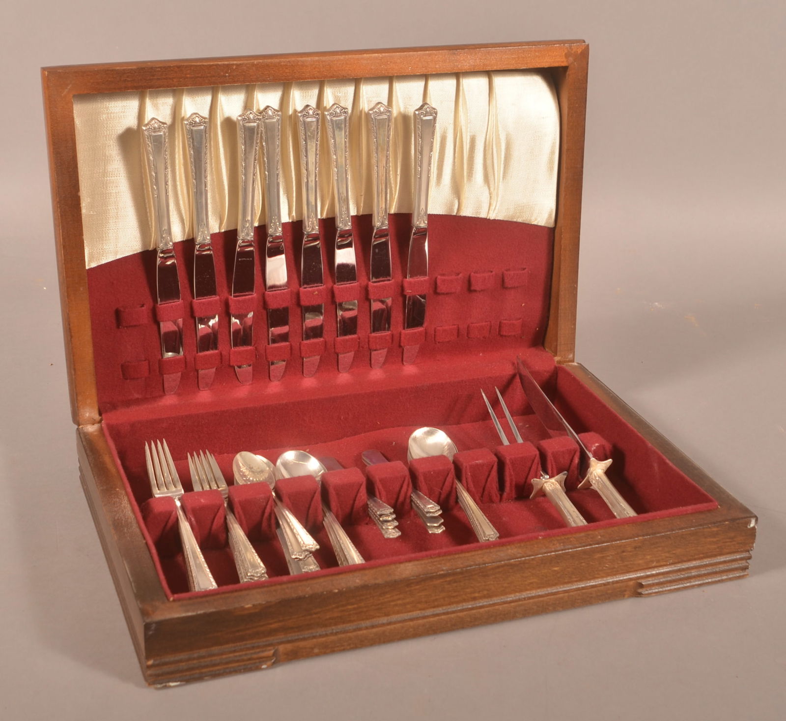 Fine Arts 51-Piece Silver Flatware Set. (1 of 7)