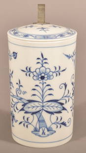 Meissen Blue Onion Porcelain 1-Litre Stein.: Covered stein with pewter thumb hinge. 8-1/4" H x 4" diam.