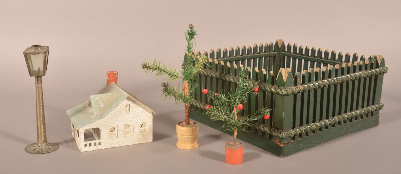 Lot of Antique/Vintage Christmas-Related Items. (1 of 4)